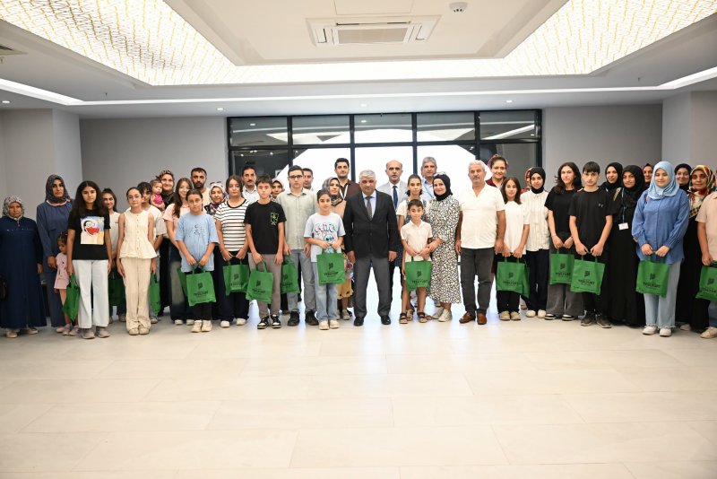 “Başarıya Giden Yolda Öğrencilerimizin Yanındayız”