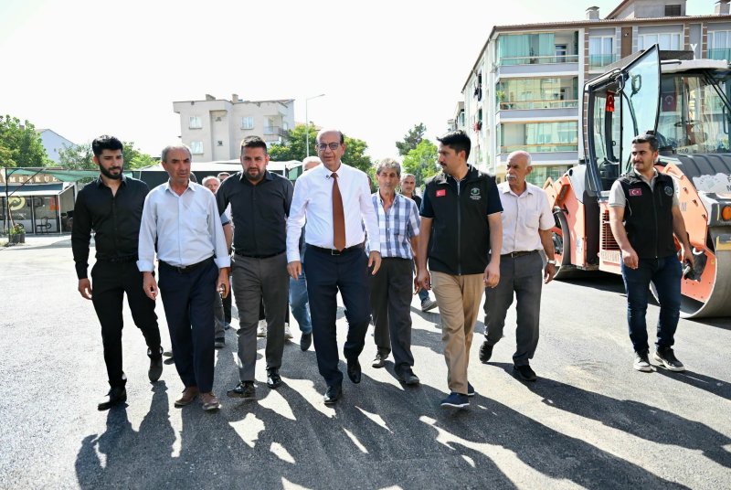 Başkan Geçit, Çavuşoğlu Mahallesindeki Asfalt Serim Çalışmalarını İnceledi