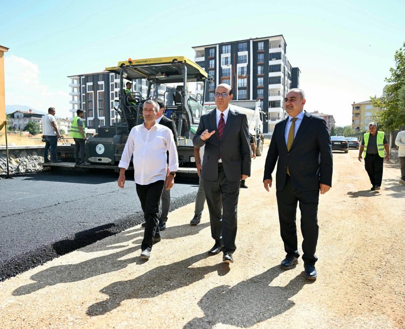 Yeşilyurt’ta Asfalt Seferberliği Sürüyor